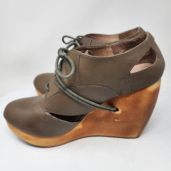 Fiel Bainbridge Wood Wedge Bootie Women 8.5 Taupe Leather Lace-up Cut-outs - Picture 8 of 12